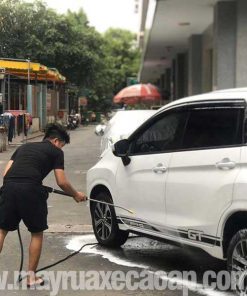 Sử dụng vệ sinh xe ô tô