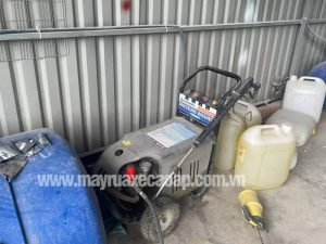 cach-khac-phuc-may-rua-xe-bi-ro-nuoc (1)